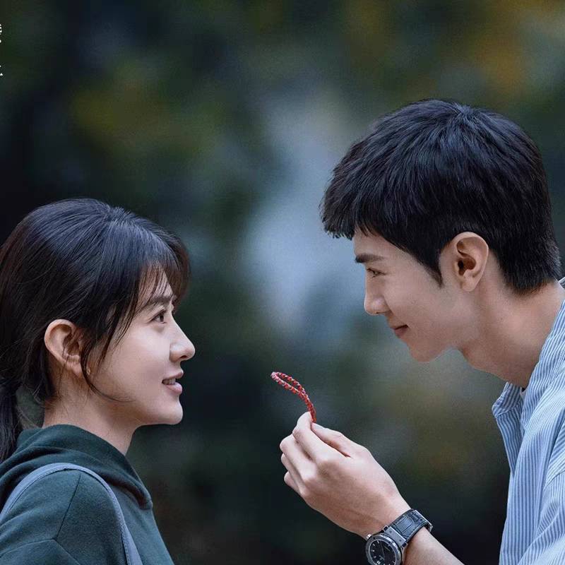 กำไลข้อมือเชือกแบบเฉินเจ๋อหย่วน ปลูกรักพักใจใต้ต้นมะกอกขาว The White Olive Tree