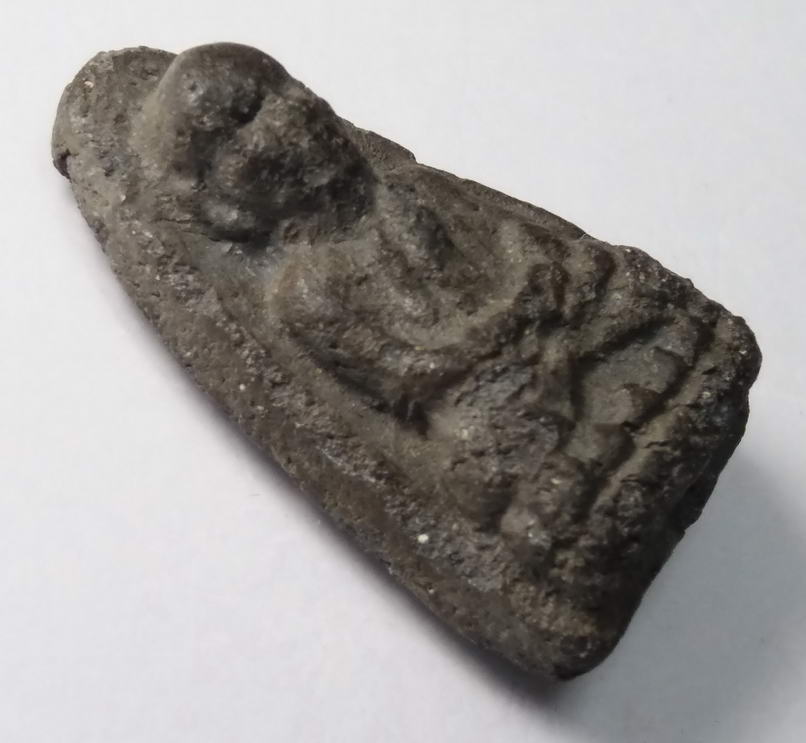 รหัสสินค้า หลวงปู่ทวด วัดต่างๆ 097 หลวงปู่ทวดเนื้อว่าน วัดช้างให้ จังหวัดปัตตานี สร้างปี 2505 รุ่นพินัยกรรม