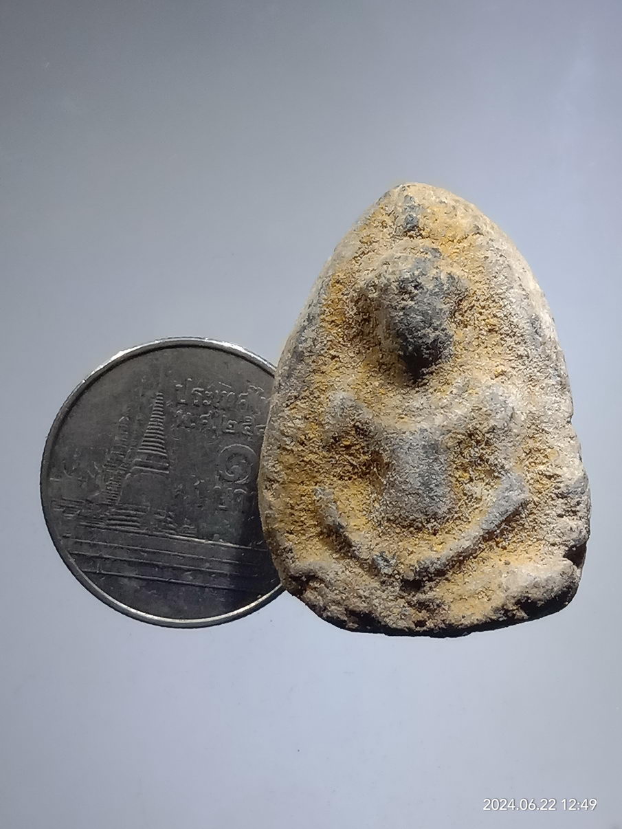 รหัสสินค้า พระเนื้อดิน เนื้อผง เนื้อว่าน 082 พระร่วงนั่ง บรรจุกริ่ง ทรงกระเทียม จังหวัดสุโขทัย