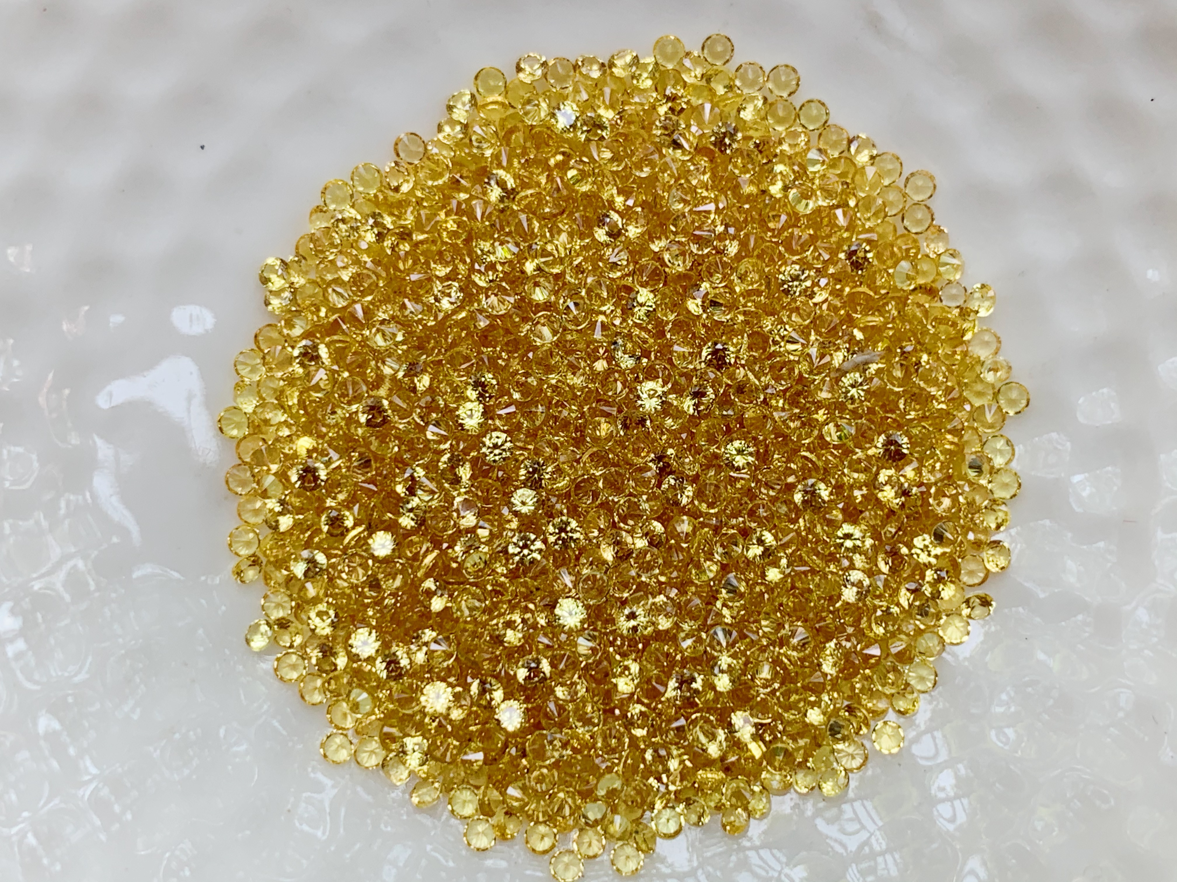 บุษราคัม 1.6 มม. 1 กะรัต