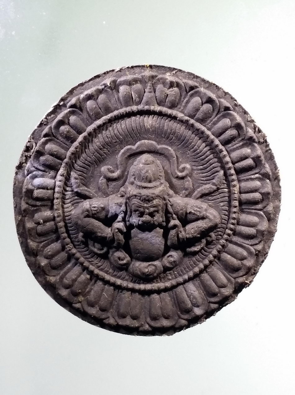 รหัสสินค้า จตุคามรามเทพ 764 จตุคามรามเทพ รุ่นมหาปาฏิหาริย์มั่งมีทรัพย์ เนื้อว่านดำ ขนาด 5.6 cm