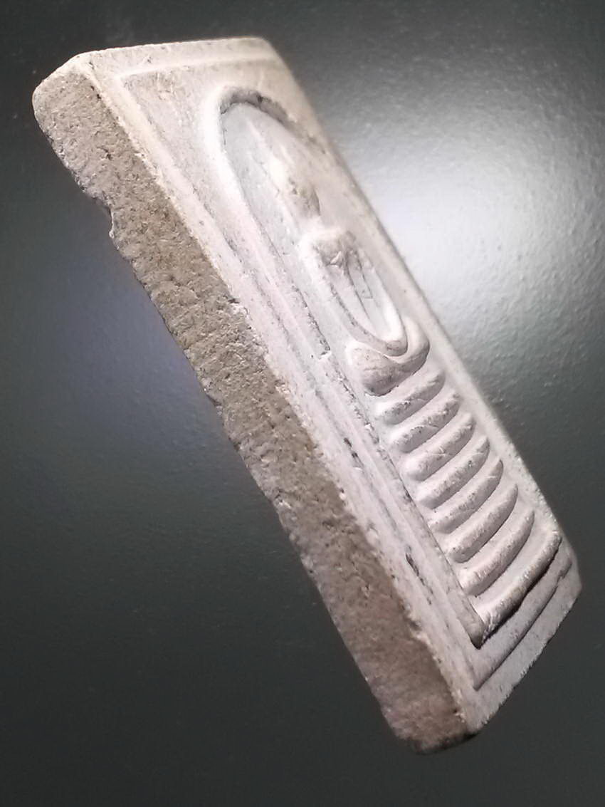 รหัสสินค้า พระไม่ทราบที่ 490 พระสมเด็จเนื้อผงฐาน 7 ชั้น ล้อพิมพ์ วัดเกศไชโย ด้านหลังปั๊มตรายาง ไม่ทราบที่