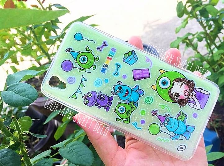 เคสพาสเทลสีเขียวสกรีนการ์ตูน