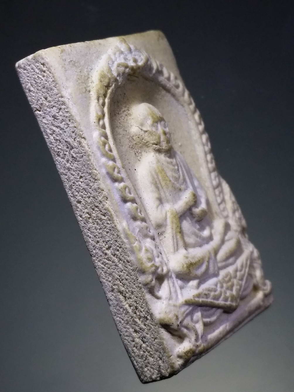 รหัสสินค้า พระไม่ทราบที่ 249 พระผงรูปเหมือนสมเด็จพุฒาจารย์โต พรหมรังสี หลังยันต์ใบพัด ไม่ทราบที่