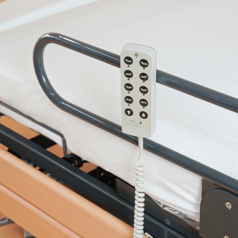 ชุดเตียงผู้ป่วยปรับไฟฟ้า ปรับหมุนนั่งด้านข้างได้ MOBILIA CURA E PLUS + มาพร้อมฟูกที่นอน จากประเทศเยอรมนี + แถมพิเศษ ชุดผ้าปูที่นอน + ผ้ายาง