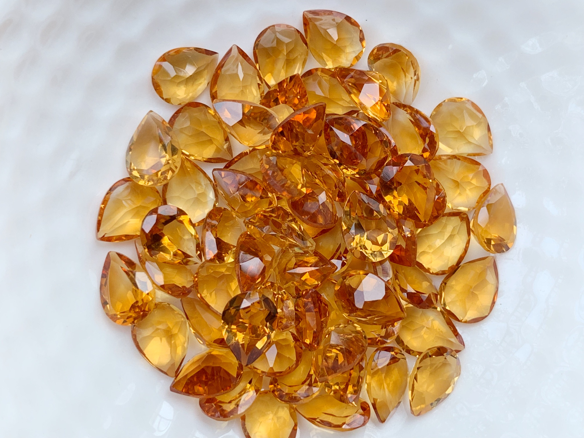 ซิทรินเข้มหยดน้ำ 8X6 มม. 5 กะรัต