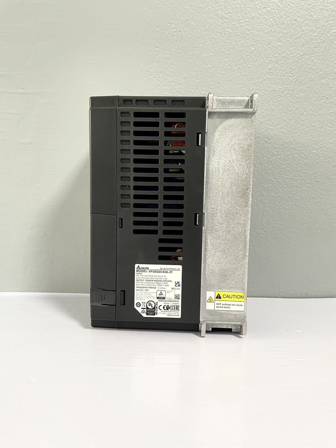 Delta Inverter VFD022C43A-21 3HP 2.2kW (Input 380V 3-Phase Output 380V 3-Phase )