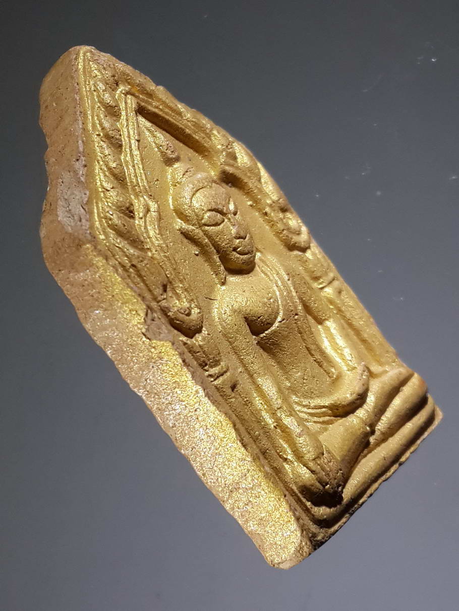 รหัสสินค้า พระไม่ทราบที่ 374 พระขุนแผนเนื้อดินเผา ทาทองบรอนซ์ หลังยันต์อุนาโลม ไม่ทราบที่ พระรายการนี้ให้เช่าบูชาแล้ว