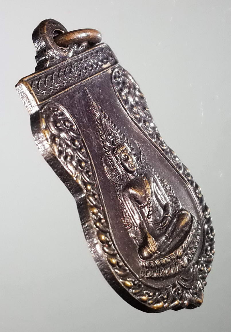 รหัสสินค้า เหรียญพระพุทธ 433 เหรียญพระพุทธชินราช หลังครูบาคำ วัดเกศแก้วบูรพา อำเภอแม่สอด จังหวัดตาก สร้างปี 2543 ที่ระลึกในงานฝังลูกนิมิต