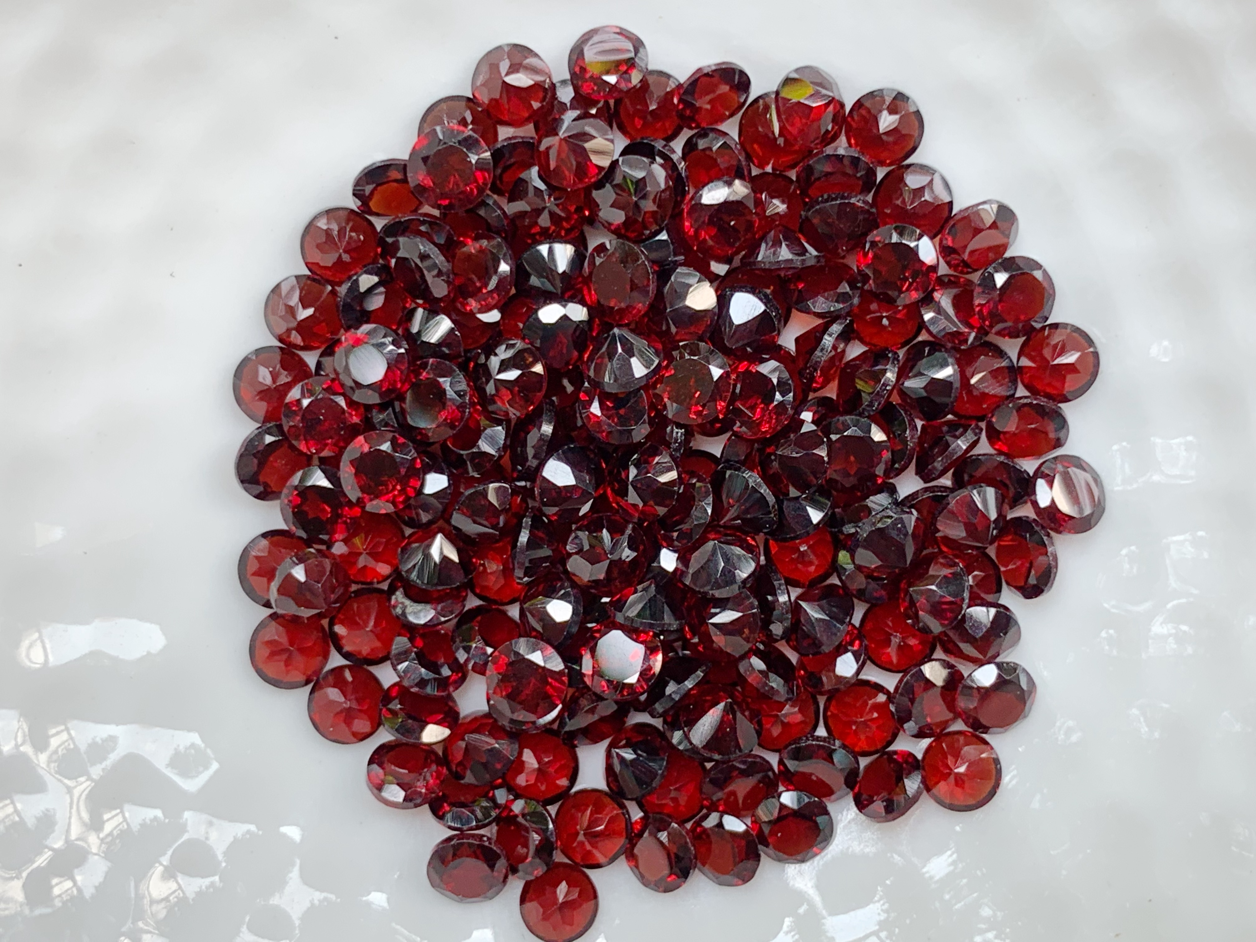 โกเมนกลม 3.5 มม. 5 กะรัต