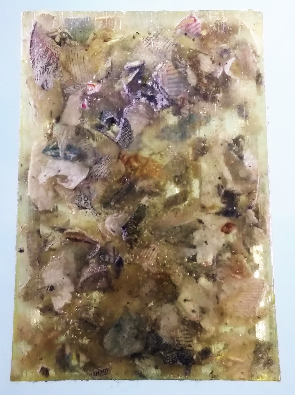 รหัสสินค้า พระเนื้อดิน เนื้อผง เนื้อว่าน 148 หลวงพ่อโสธร เนื้อเรซิ่นผสมธนบัตร วัดโสธรวรารามวรวิหารจังหวัดฉะเชิงเทรา ขนาดเทียบกับเหรียญบาท