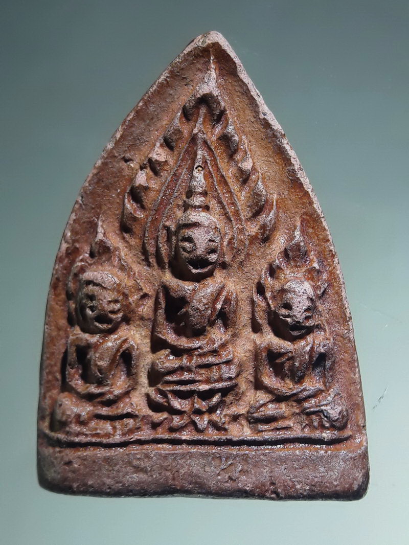 Antig FB 12779 พระตรีกาย(พระสาม) หลวงพ่อแดง วัดทุ่งคอก จ.สุพรรณบุรี เนื้อดินเผา สภาพสวย