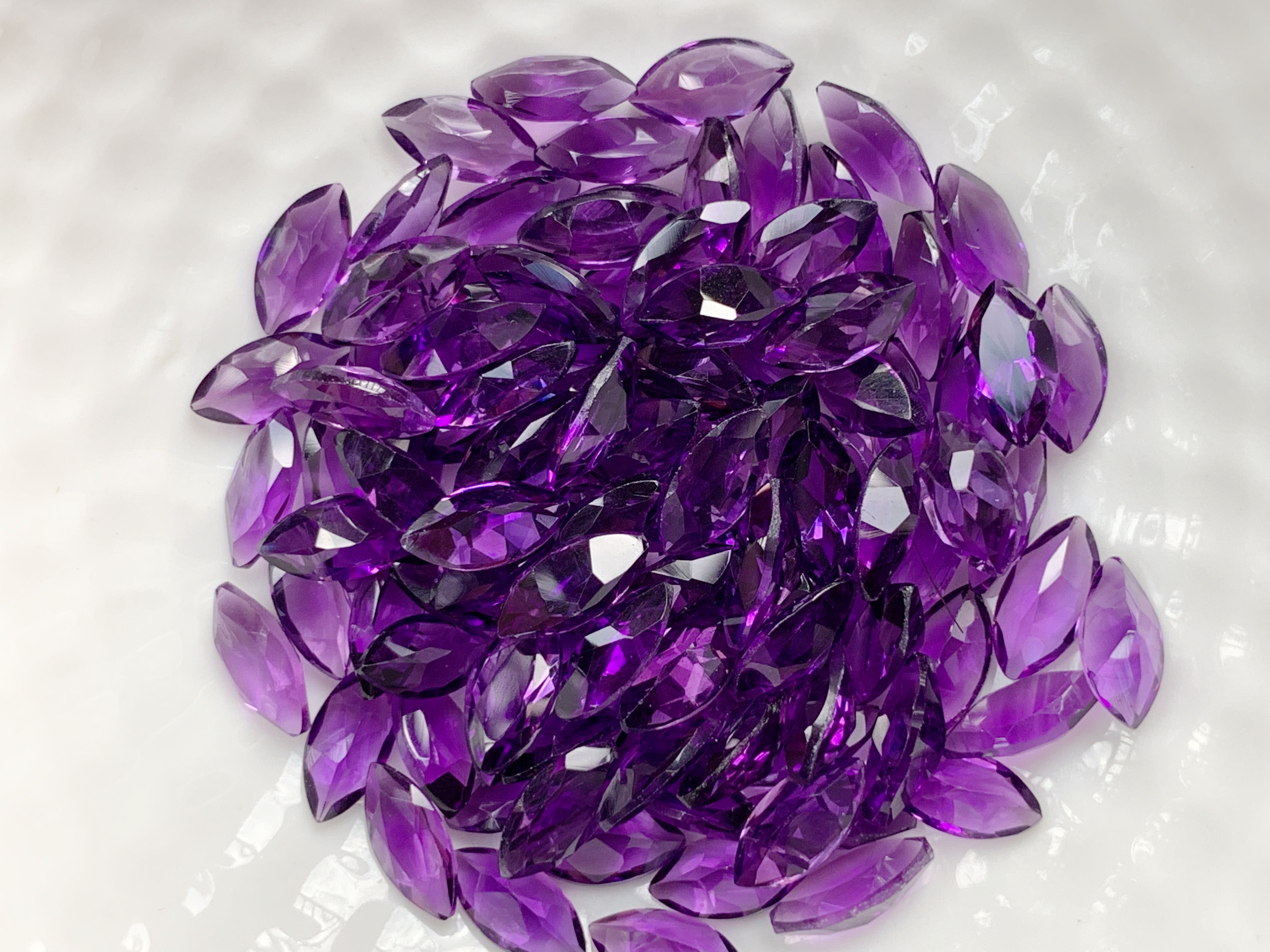 อเมทิสเข้มมาคี 8X4 มม. 5 กะรัต