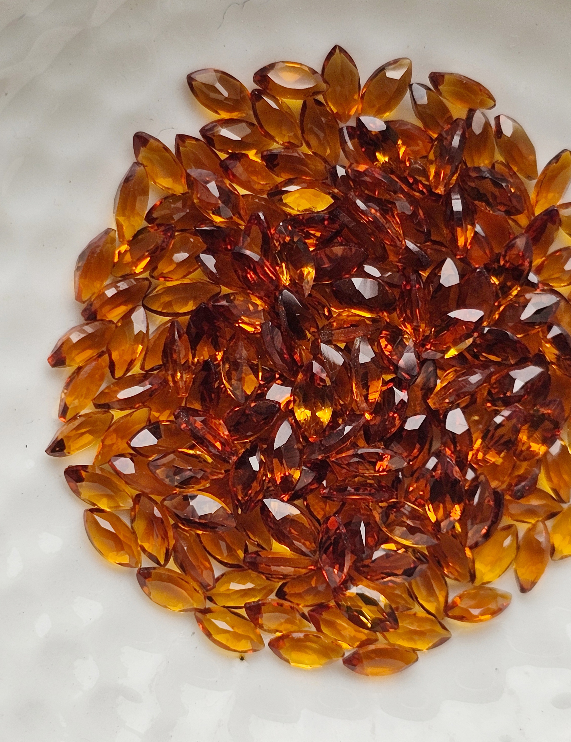 2.5x5mm. พลอยซิทรินมาคีเข้ม 5 กะรัต