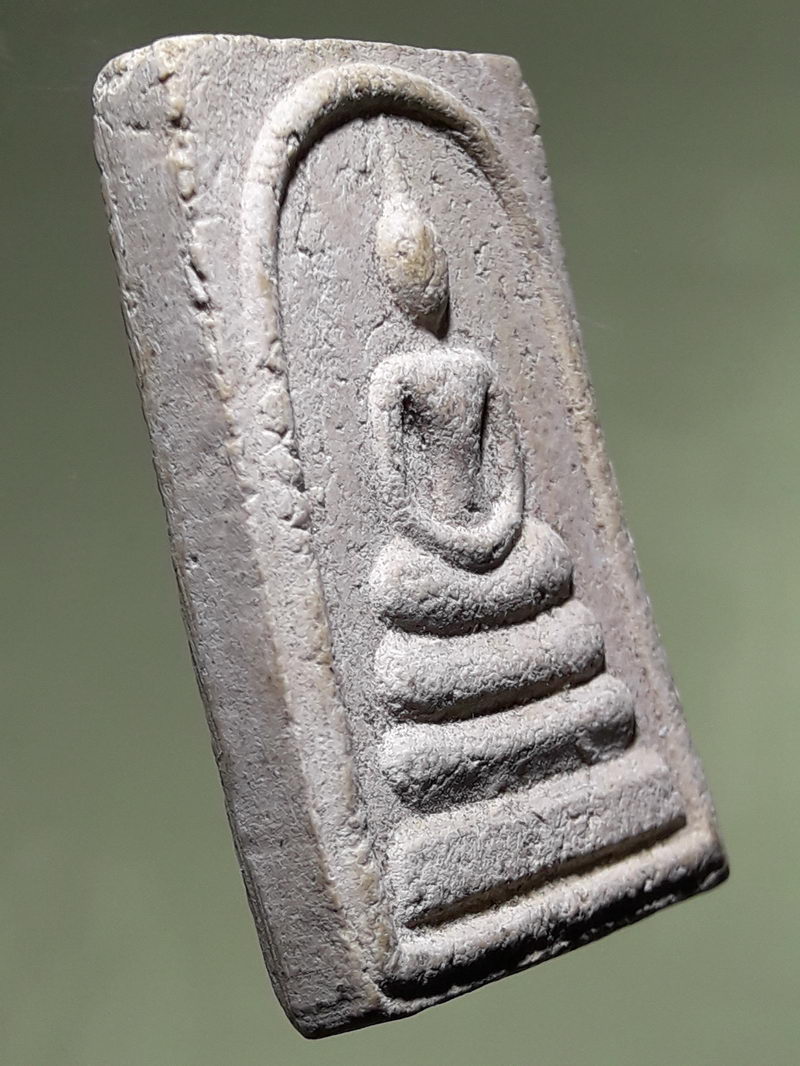 รหัสสินค้า พระสมเด็จ วัดต่างๆ 1327 พระสมเด็จเนื้อผง หลังยันต์ คาถา หัวใจพระพุทธเจ้า อิ กะ วิ ติ