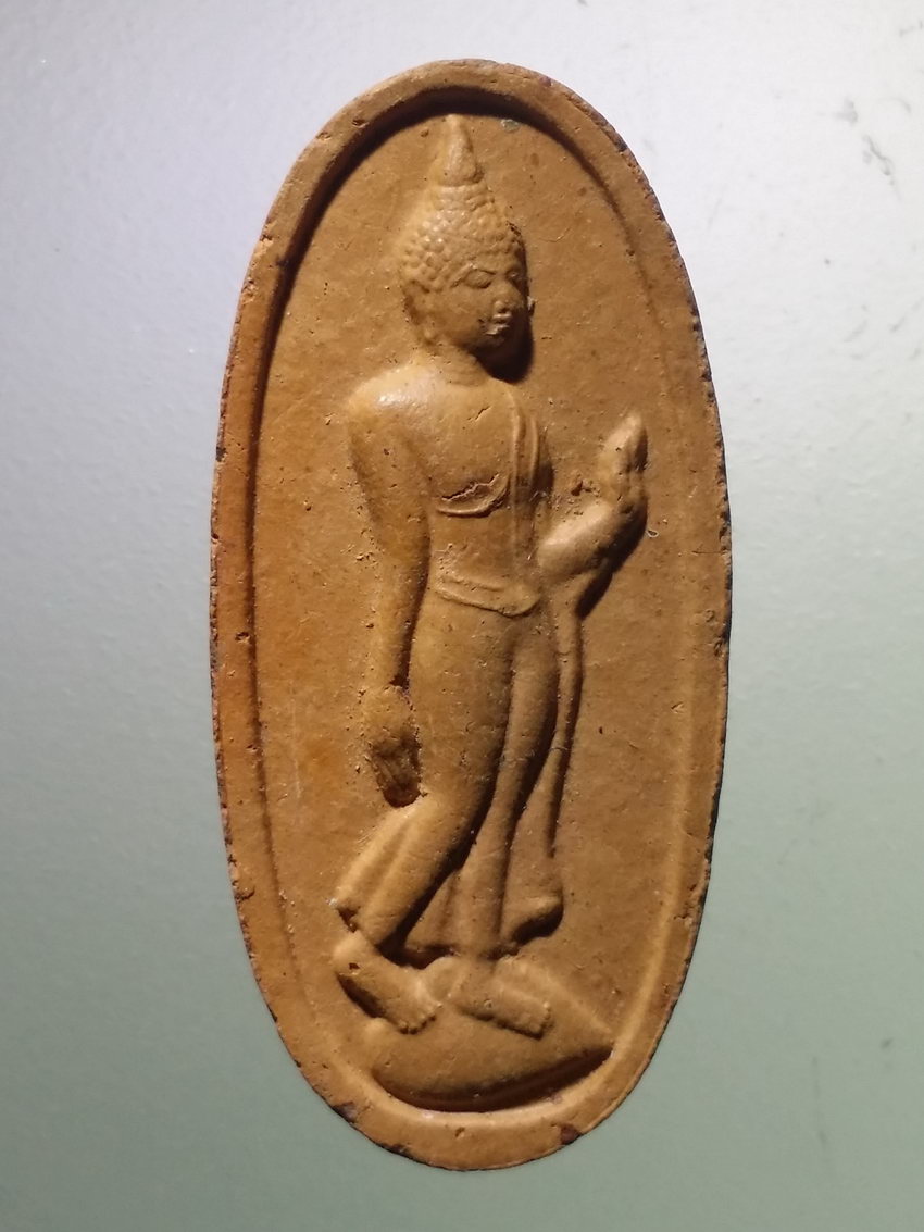 รหัสสินค้า พระไม่ทราบที่ 565 พระลีลาเนื้อดินเผา หลังเรียบไม่ทราบที่