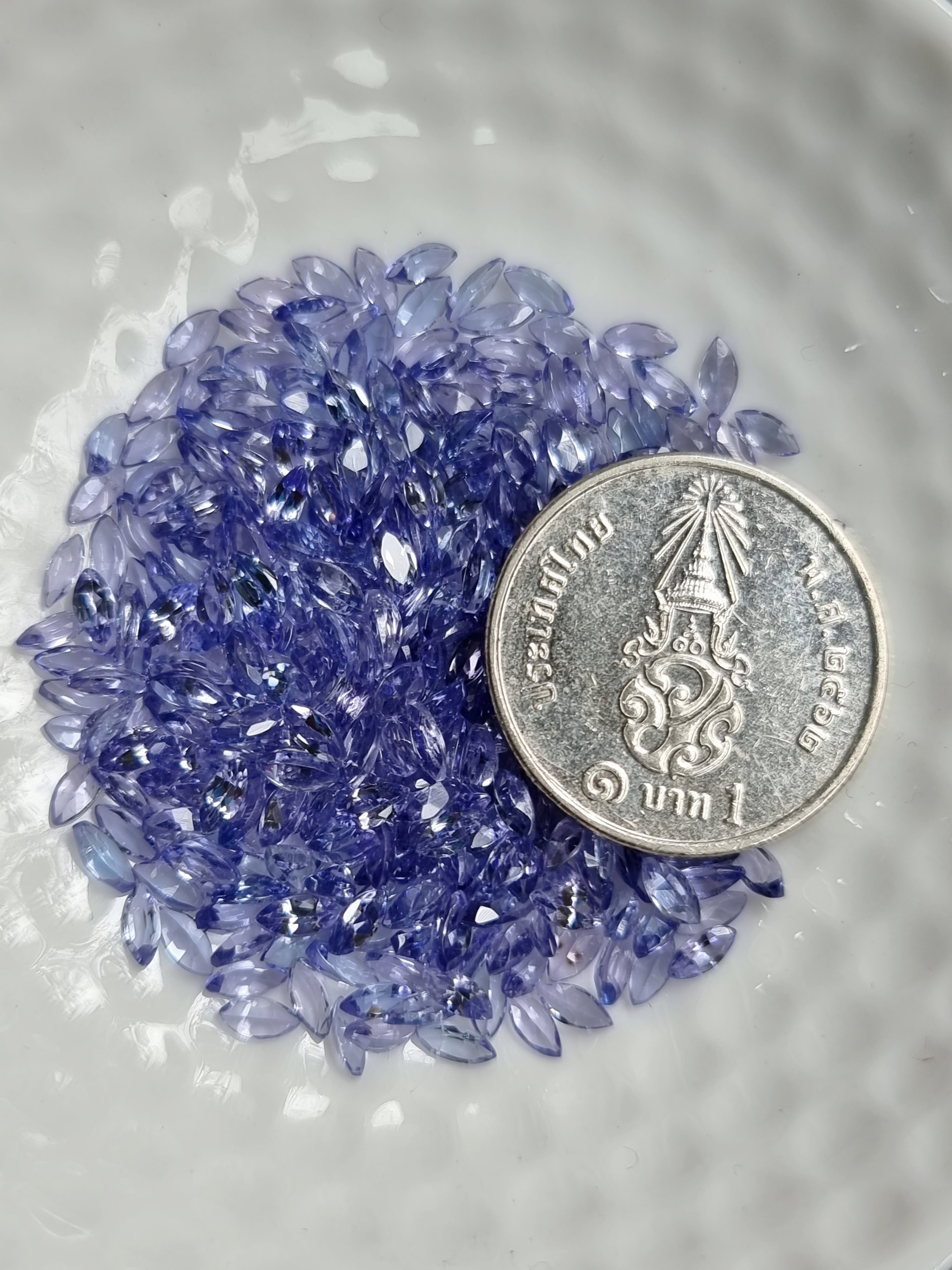 แทนซาไนท์มาคี 4x2 mm. 1 กะรัต