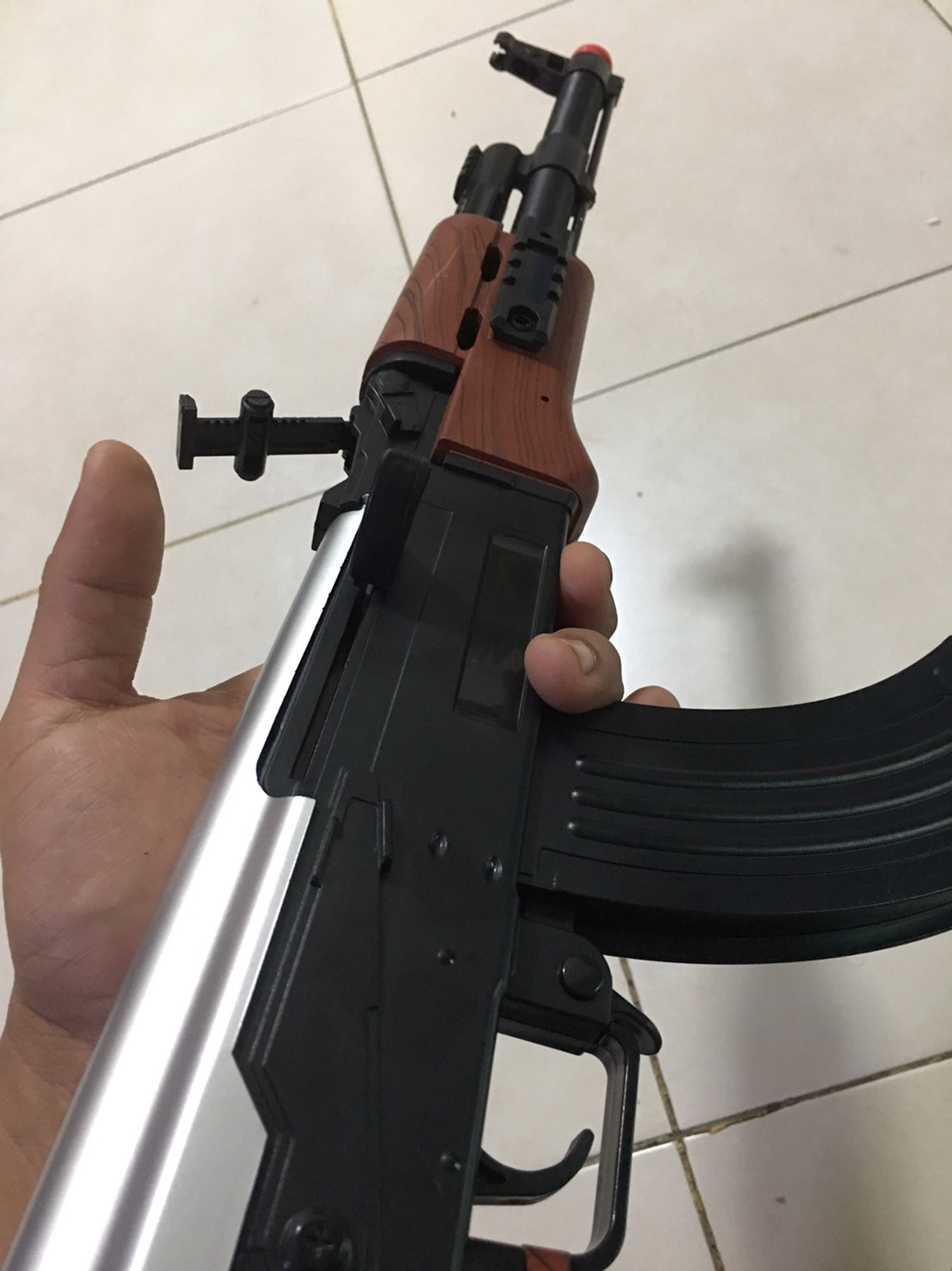 ปืนอัดลม ปืนยิงพลาสติก กระสุนยาง กระสุนกระสุนโฟม 4IN1 AK123 Mundo Gun