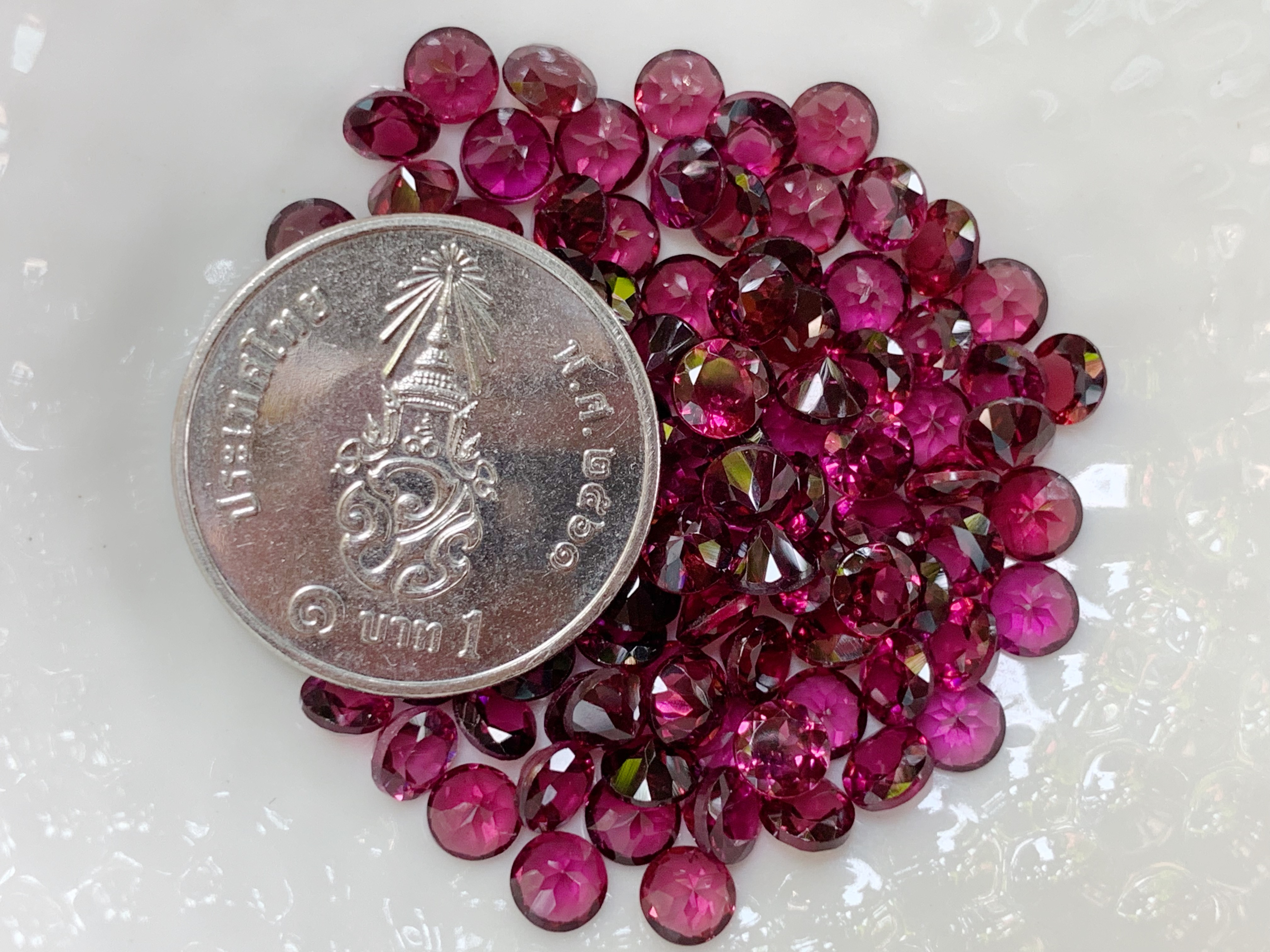 โรโดไลท์กลม 4.0 มม. 5 กะรัต