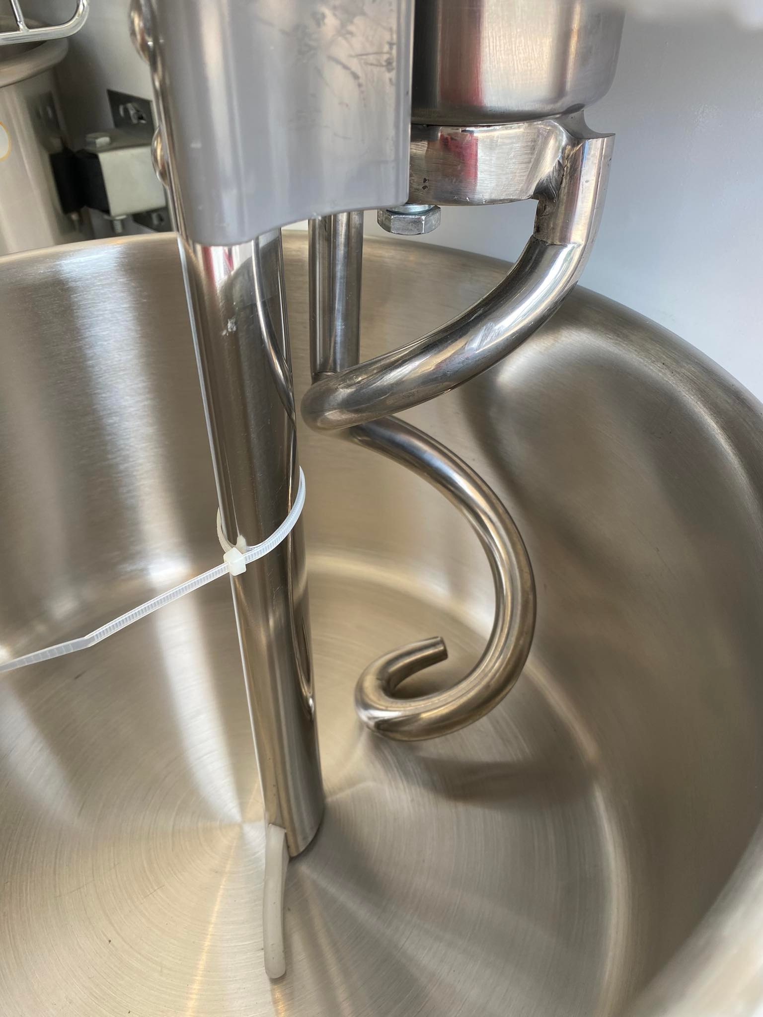 เครื่องนวดแป้ง 20 ลิตร 2 สปีด SI-SM20 แบรนด์ Semon