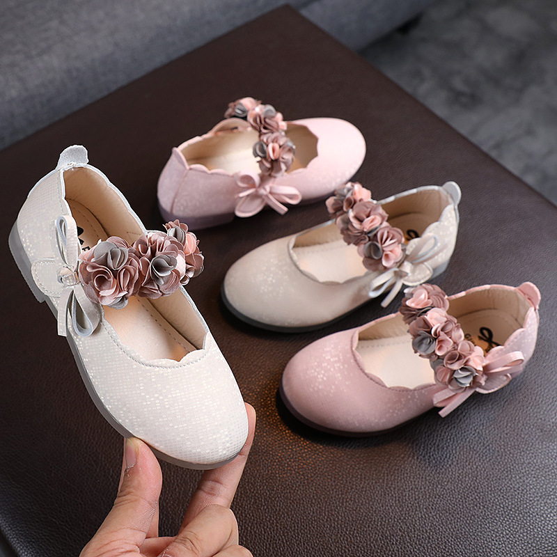 Shoe1525- รองเท้าคัชชูเด็กเล็ก รองเท้าคัชชูเด็กโต ตกแต่งดอกไม้สวย ใส่สบายได้ทุกโอกาส รองเท้าส้นแบน (ความยาววัดจากพื้นภายใน ให้ใช้ความยาวเท้า +0.5/เท้าอูม +1.0 cm.แล้วแลือก)