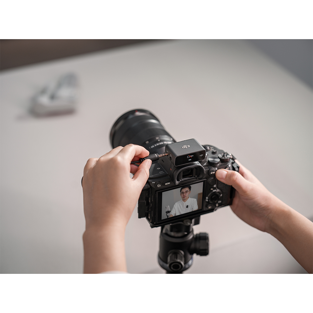 DJI Mic Wireless Microphone Charging Case ไมโครโฟนไร้สาย ใช้ได้กับกล้อง มือถือ คอมพิวเตอร์ ประกันศูนย์ไทย By Aquapro