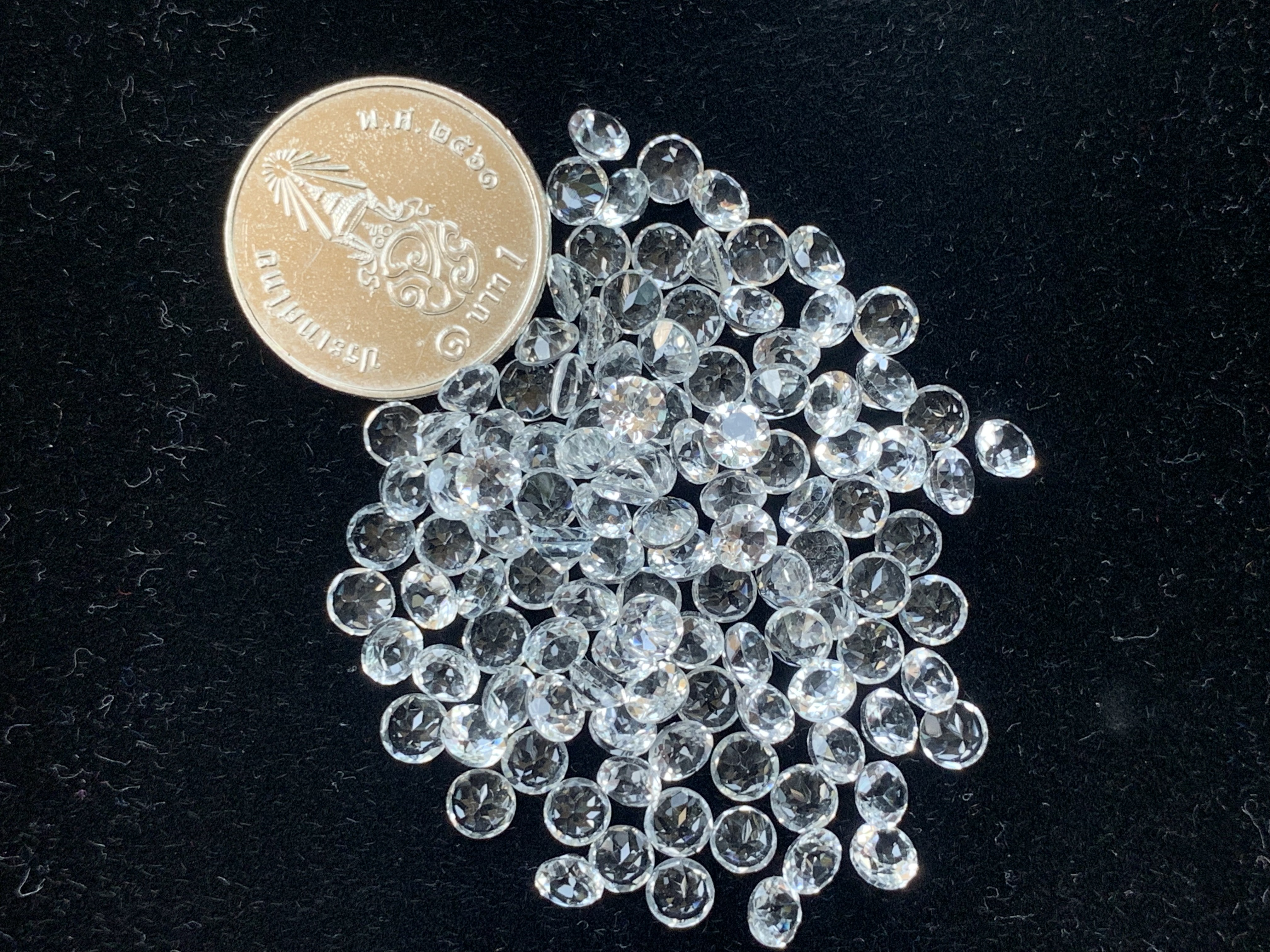 ไวท์โทปาสกลม 3.5 มม. 5 กะรัต