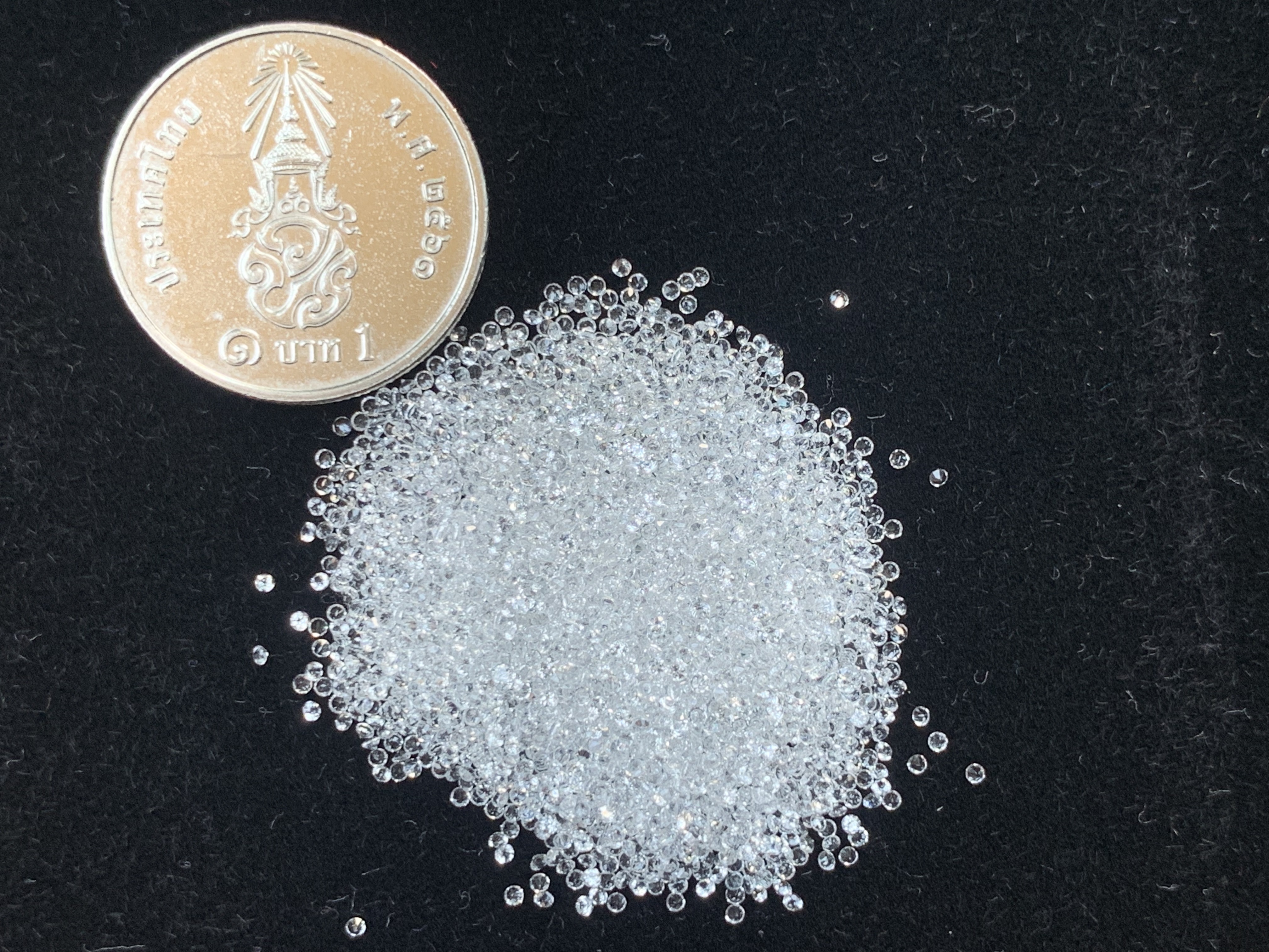 White topaz ไวท์โทปาสกลม 1.0 มม. 1 กะรัต