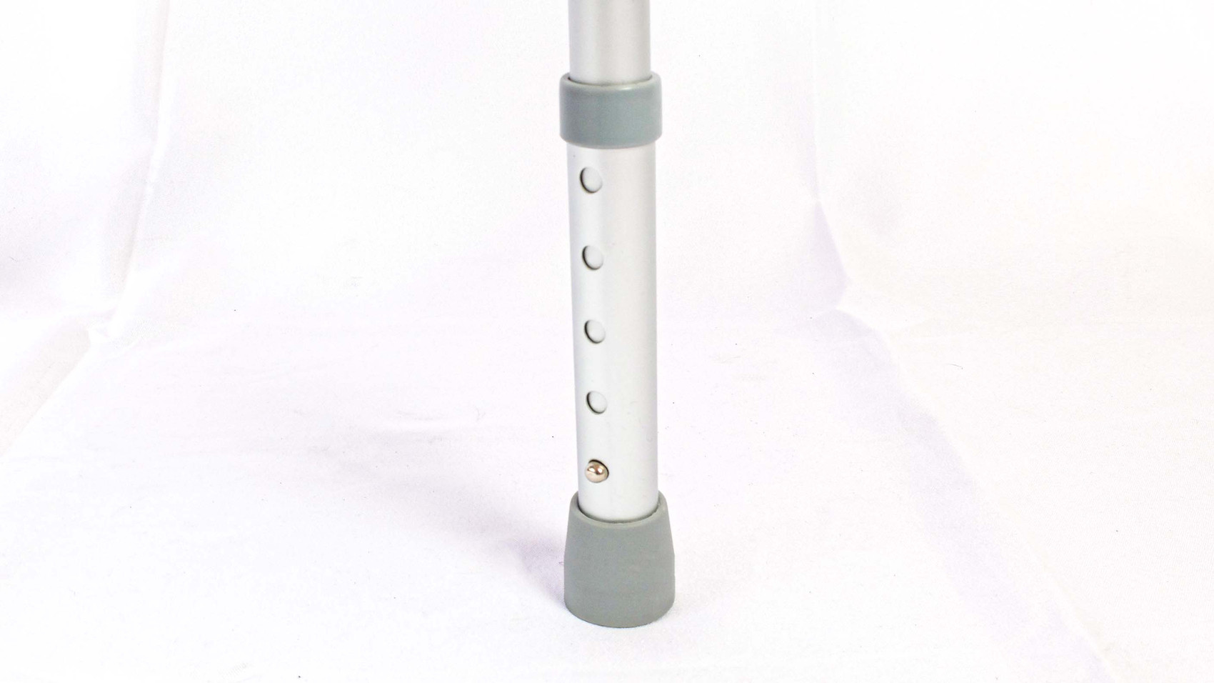 เก้าอี้นั่งถ่ายอลูมิเนียม ปรับระดับได้ พับเก็บได้ ไม่มีล้อ พร้อมเบาะรอง รุ่น CA6621