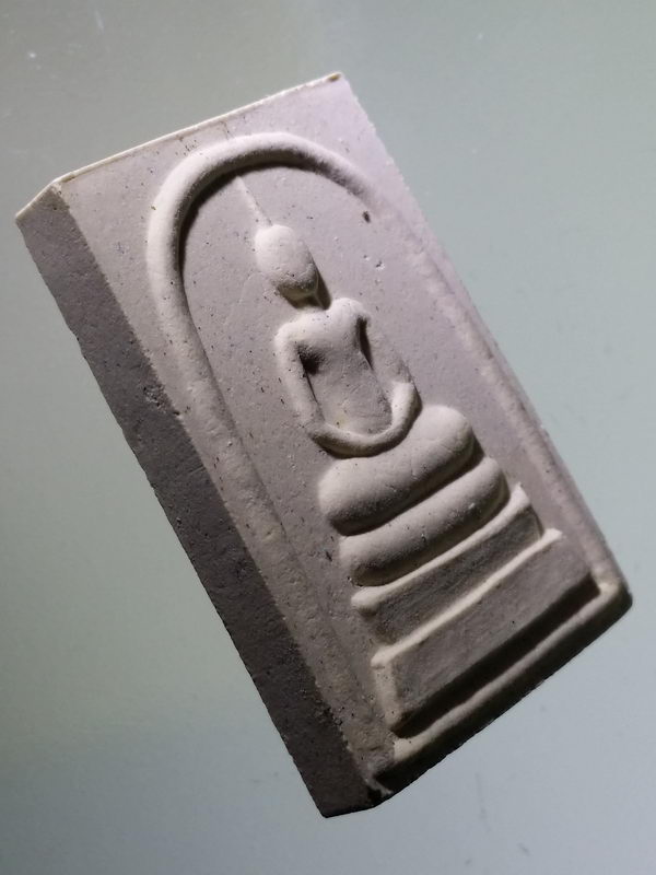 รหัสสินค้า พระมีกล่อง 2503 พระสมเด็จ หลังยันต์เกราะเพชร วัดกำแพง บางแวก 32 เขตภาษีเจริญ กรุงเทพฯ ผสมผงเก่าวัดระฆังฯ รุ่นเฮงรวยเจริญ ๕ ๕๕