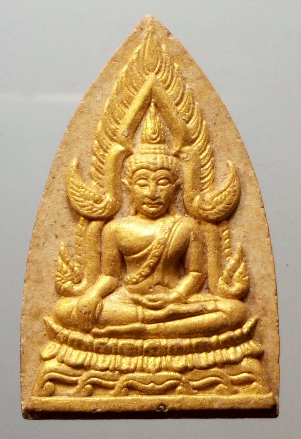 รหัสสินค้า พระเนื้อดิน เนื้อผง เนื้อว่าน 805 พระพุทธชินราชเนื้อผงทาทองบรอนซ์ วัดสุทธาวาสวิปัสสนา จังหวัดอยุธยา สร้างปี 2552
