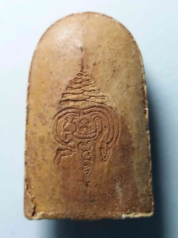 รหัสสินค้า พระไม่ทราบที่ 091 พระลือหน้ามงคล เนื้อผง หลังยันต์พุทธซ้อน (พระเจ้าห้าพระองค์) ไม่ทราบที่