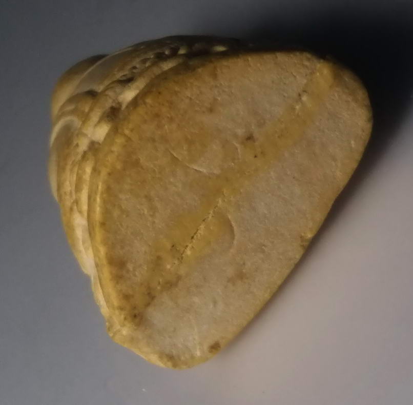 รหัสสินค้า พระปิดตา ทั่วไป 105 พระปิดตาเนื้อผงลอยองค์ นั่งฐานบัว ไม่ทราบที่