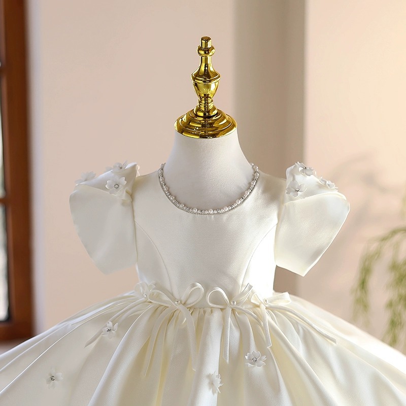 Gd4509- พร้อมส่งจากไทย ชุดออกงานเด็กหญิงสีขาว ตกแต่งสวยตลอดตัว แขนทรงสวย ทรงสวย ผ้าสวยหรูดุจไหม มีสไตล์ ชุดราตรีเด็กทรงสั้น