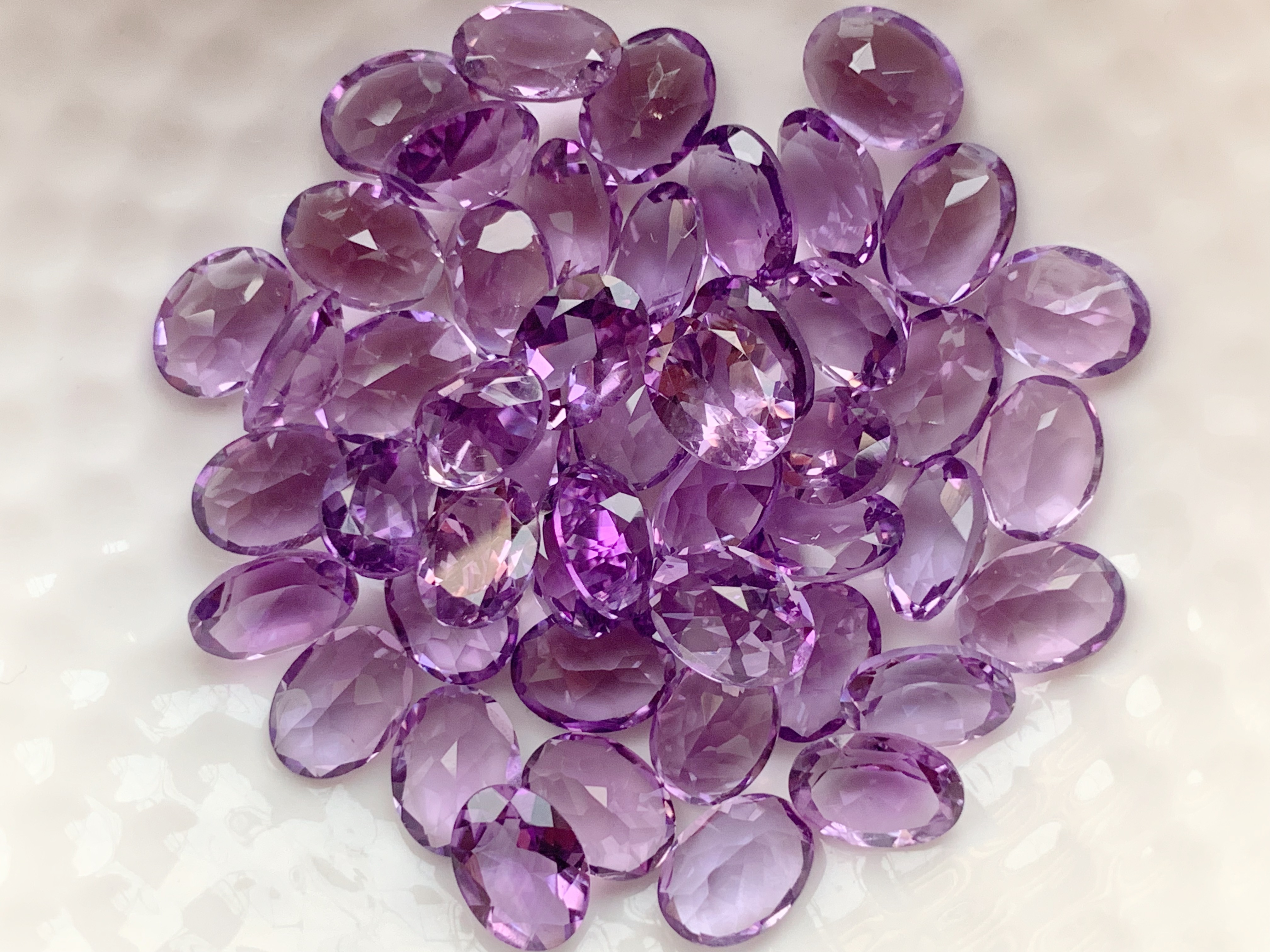 อเมทิสอ่อนไข่ 8X6 มม. 5 กะรัต