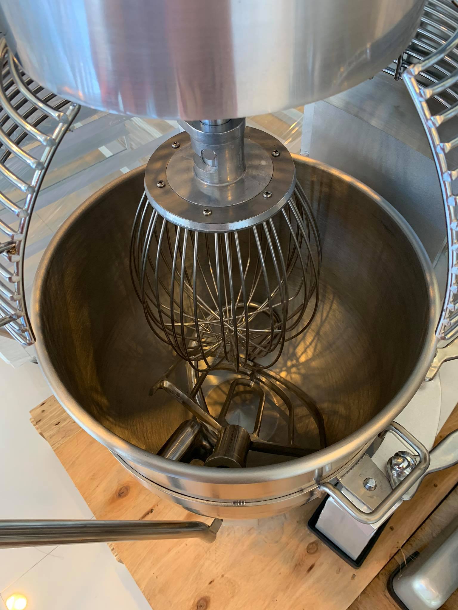 เครื่องผสมอาหาร 3 หัวตี 60 ลิตร Si-MX60