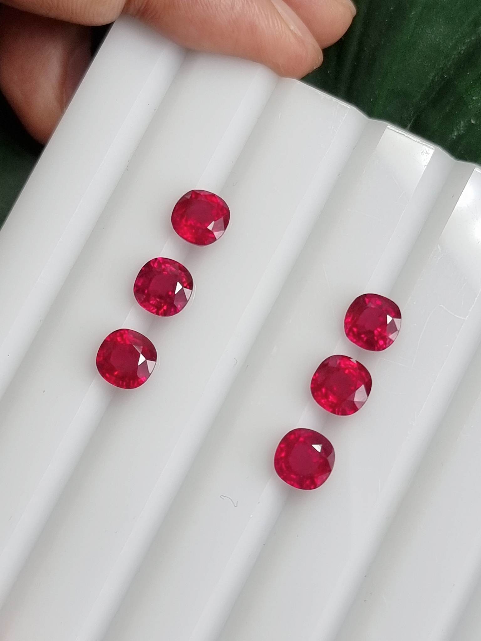 พลอยทับทิมเผาใหม่ อาฟริกา 7.1-7.3มม.ขายยกชุด 6 เม็ด