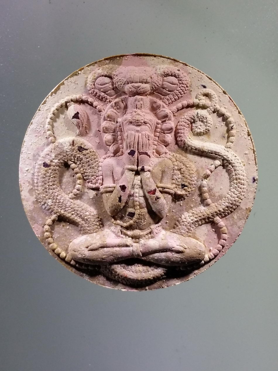 รหัสสินค้า จตุคามรามเทพ 285 พระเทวราชโพธิสัตว์จตุคามรามเทพ รุ่น มหาจักรพรรดิศรีวิชัยสุวรรณภูมิ เนื้อว่าน ก้นครก ฝังแร่มวลสาร หมายเลข ๒๙๖