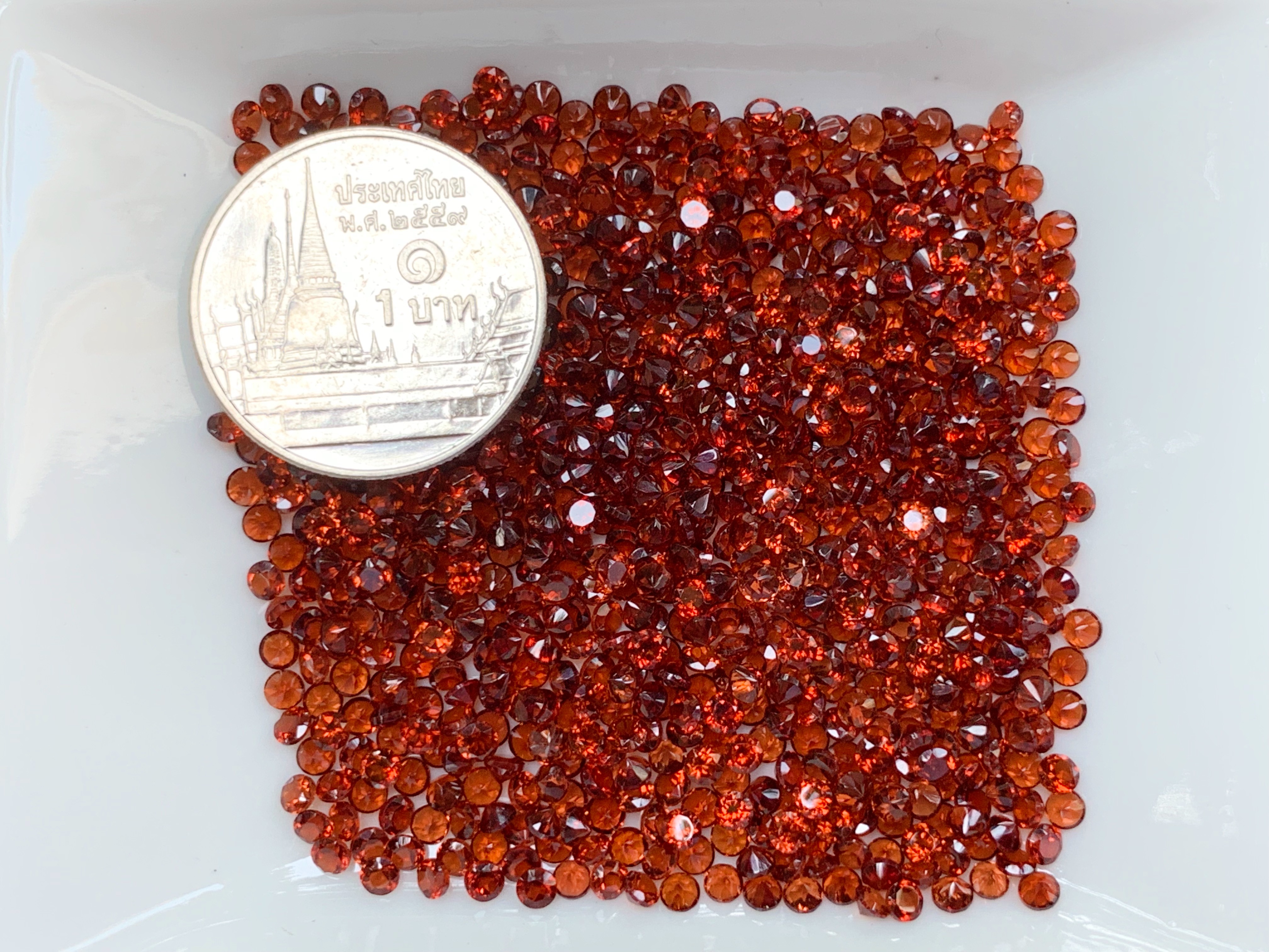 โกเมนกลม 2.2 มม. 5 กะรัต