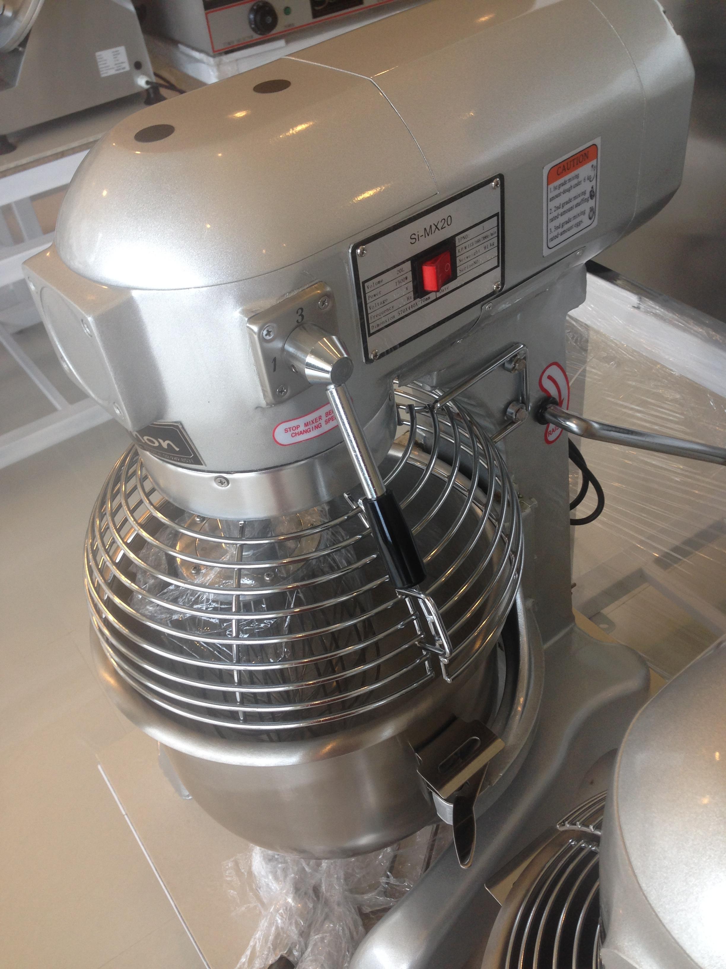 เครื่องผสมอาหาร 3 หัวตี 20 ลิตร Si-MX20