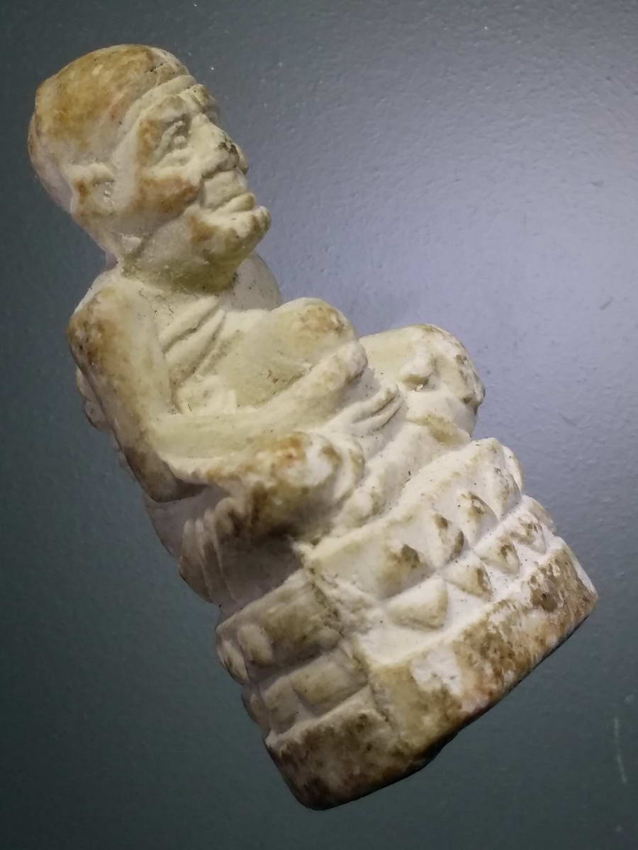 รหัสสินค้า หลวงปู่ทวด วัดต่างๆ 443 รูปหล่อลอยองค์หลวงปู่ทวด ไม่ทราบที่ มือถือลูกแก้วกายสิทธิ์