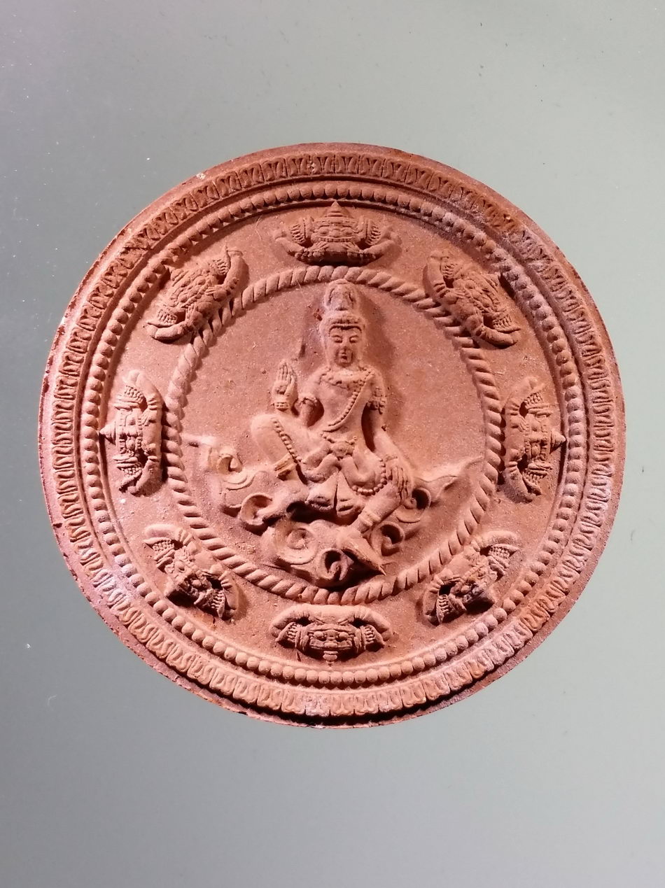 รหัสสินค้า จตุคามรามเทพ 264 พระเทวราชโพธิสัตว์จตุคามรามเทพ รุ่นขุมทรัพย์สี่แผ่นดิน เนื้อแสด มหาอำนาจ โค๊ตเลเซอร์ หมายเลข ๐๒๙๕๖ กล่องเดิม