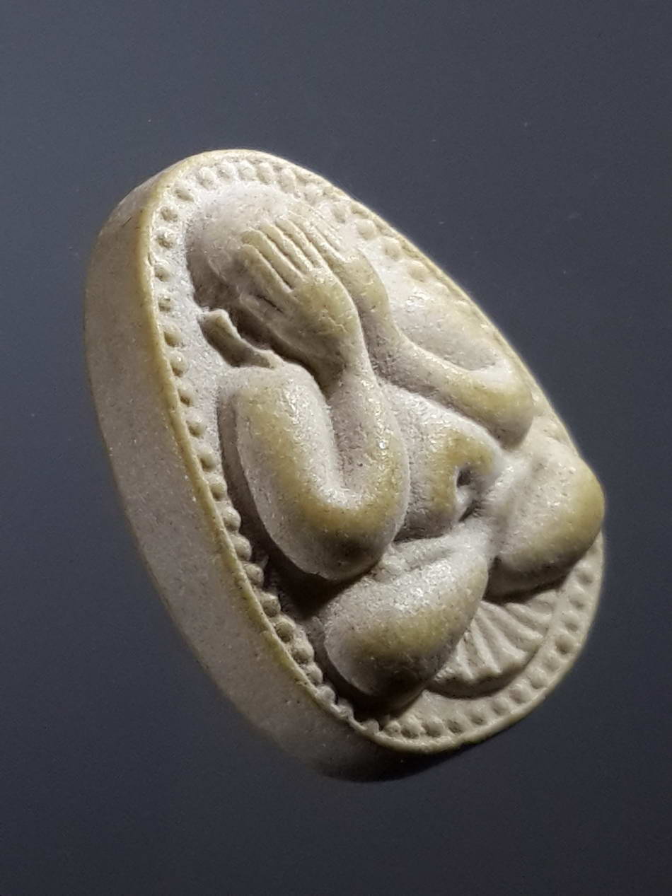 รหัสสินค้า พระปิดตา ทั่วไป 168 พระปิดตาเนื้อผง หลังยันต์ วัดปัจจันตาราม