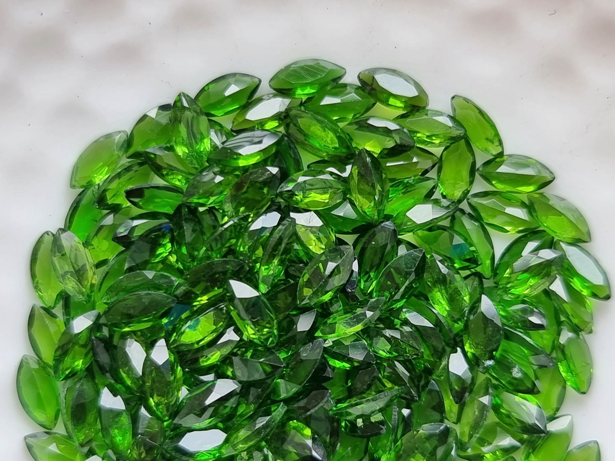 พลอยโครมไดออฟไซด์มาคี 6x3 mm. 1 กะรัต