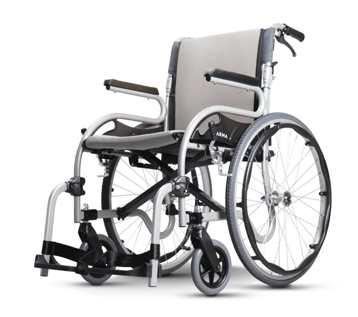 รถเข็นอะลูมิเนียมอัลลอยด์ KARMA รุ่น STAR2 (WheelChair KARMA STAR 2) ดีไซน์สวยงาม นั่งสบาย โครงพักเท้าสวิงเก็บไปด้านข้างได้ หรือถอดออกได้