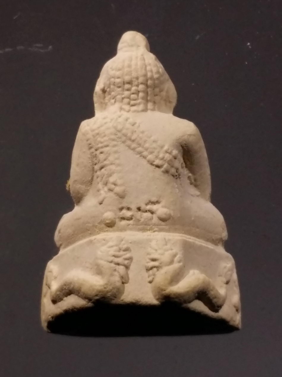 รหัสสินค้า พระมีกล่อง 3702 พระบัวเข็มมหาเศรษฐี เนื้อผงไม้จันทร์หอมจากประเทศพม่า วัดนก กรุงเทพฯ