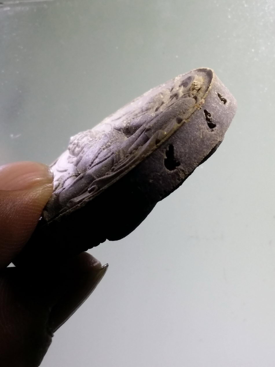 รหัสสินค้า จตุคามรามเทพ 974 พระเทวราชโพธิสัตว์จตุคามรามเทพ รุ่นมหาจักรพรรดิศรีวิชัยสุวรรณภูมิ เนื้อว่านกากยายักษ์ หมายเลข ๕๔