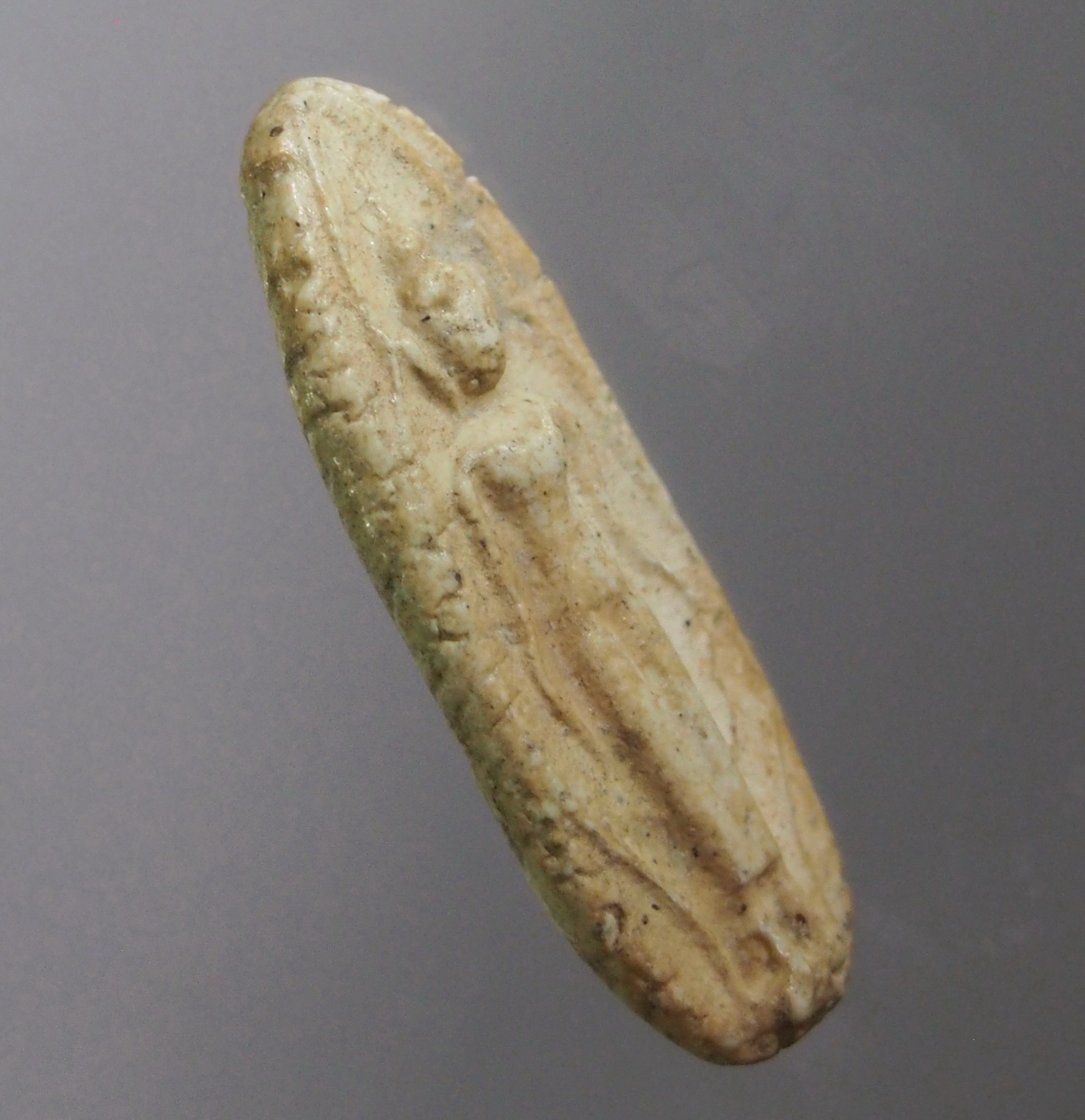 Antig on TT 008 พระเนื้อผงพิมพ์ปางเปิดโลก ขนาดเท่าปลายนิ้วก้อย ไม่ทราบที่