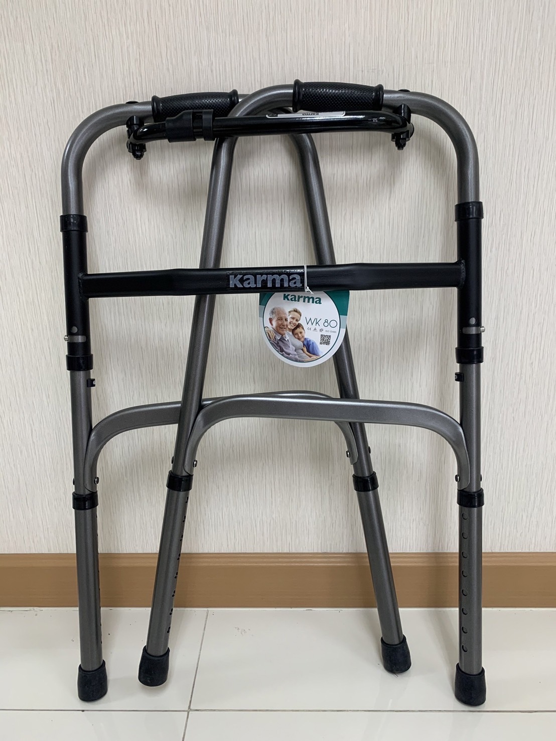 ไม้เท้าช่วยเดิน Karma Walker (WK80) พับเก็บได้ สวย แข็งแรง น้ำหนักเบา ปรับระดับสูงต่ำได้