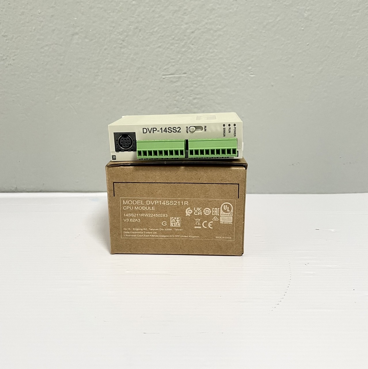 Delta PLC DVP14SS211R 8I/8O 24VDC Power-in, (Relay)